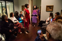 Desfile de marca autoral paranaense encerra residência artística da H-AL no Museu Casa Alfredo Andersen