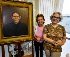 Memórias em acervo: descendentes reencontram pintura da tataravó no Museu Casa Alfredo Andersen. Foto: Kraw Penas/SEEC