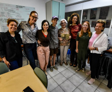 Memórias em acervo: descendentes reencontram pintura da tataravó no Museu Casa Alfredo Andersen. Foto: Kraw Penas/SEEC