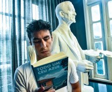 Museu Casa Alfredo Andersen é cenário de romance curitibano e recebe autor para declamação. Foto: Kraw Penas/SEEC