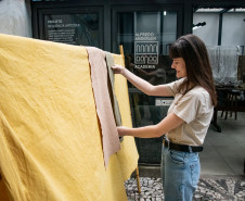 Coloridos por Natureza: artista Bianca Stella é a nova residente da Academia Alfredo Andersen. Foto: Kraw Penas/SEEC