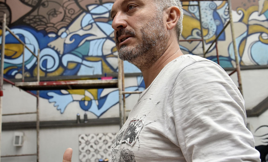 Maercelo Le, muralista.