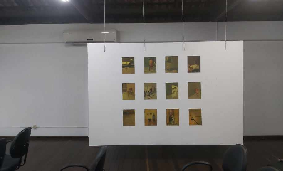 Montagem da exposição Iluminuras em Telêmaco Borba