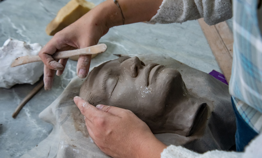 Academia Alfredo Andersen divulga período de inscrições para oficinas do 1.º semestre | Foto: Kraw penas/SEEC