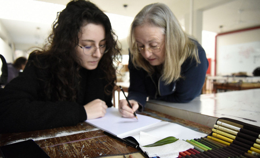 Academia Alfredo Andersen divulga período de inscrições para oficinas do 1.º semestre | Foto: Kraw penas/SEEC