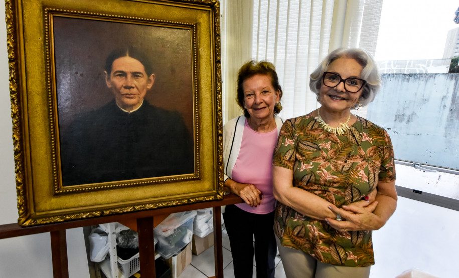 Memórias em acervo: descendentes reencontram pintura da tataravó no Museu Casa Alfredo Andersen. Foto: Kraw Penas/SEEC