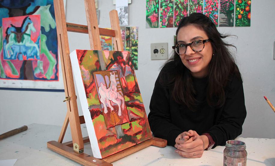 Entre o real e o fantástico: Laura Ridolfi é nova residente artística no Museu Casa Alfredo Andersen