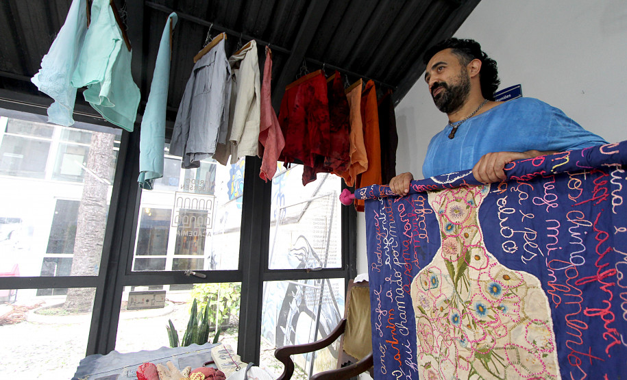 Trajetos de Alfredo Andersen: Conheça Rafael Codognoto, novo residente artístico do MCAA. Foto: Anderson Tozato/SEEC