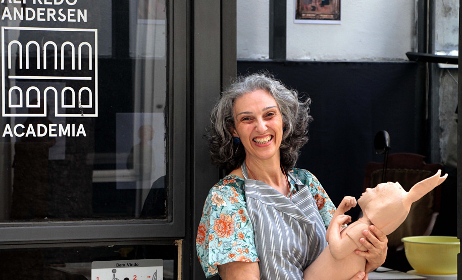 Travessia: Conheça Luiza Nascimento, nova residente artística do Museu Casa Alfredo Andersen. Foto: Anderson Tozato