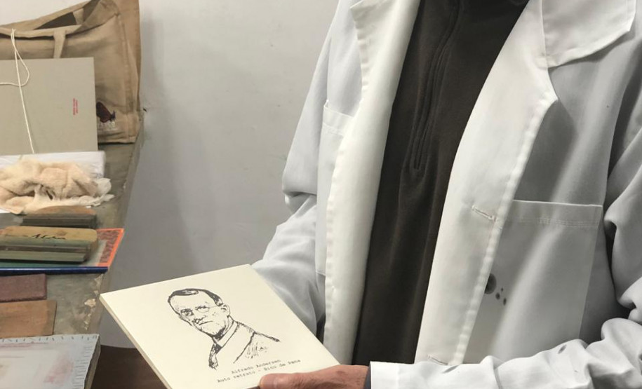 Professor Sergio Moura O professor Sergio Moura em uma das aulas.