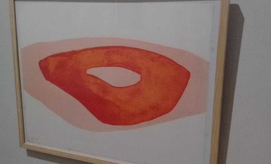 A obra ‘’O Beijo’’ de Edvard Munch esta em exposição no Museu Alfredo Andersen Exposição ‘’Re-Conhecimento - A Gravura Norueguesa Contemporânea’’